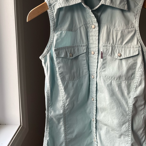 Carhartt Sleeveless Pearl Button Down Top - Baby Blue - Size XS - Picture 3 of 5